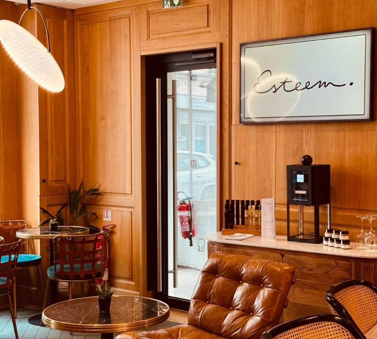 Esteem Tour Eiffel Paris Hotel