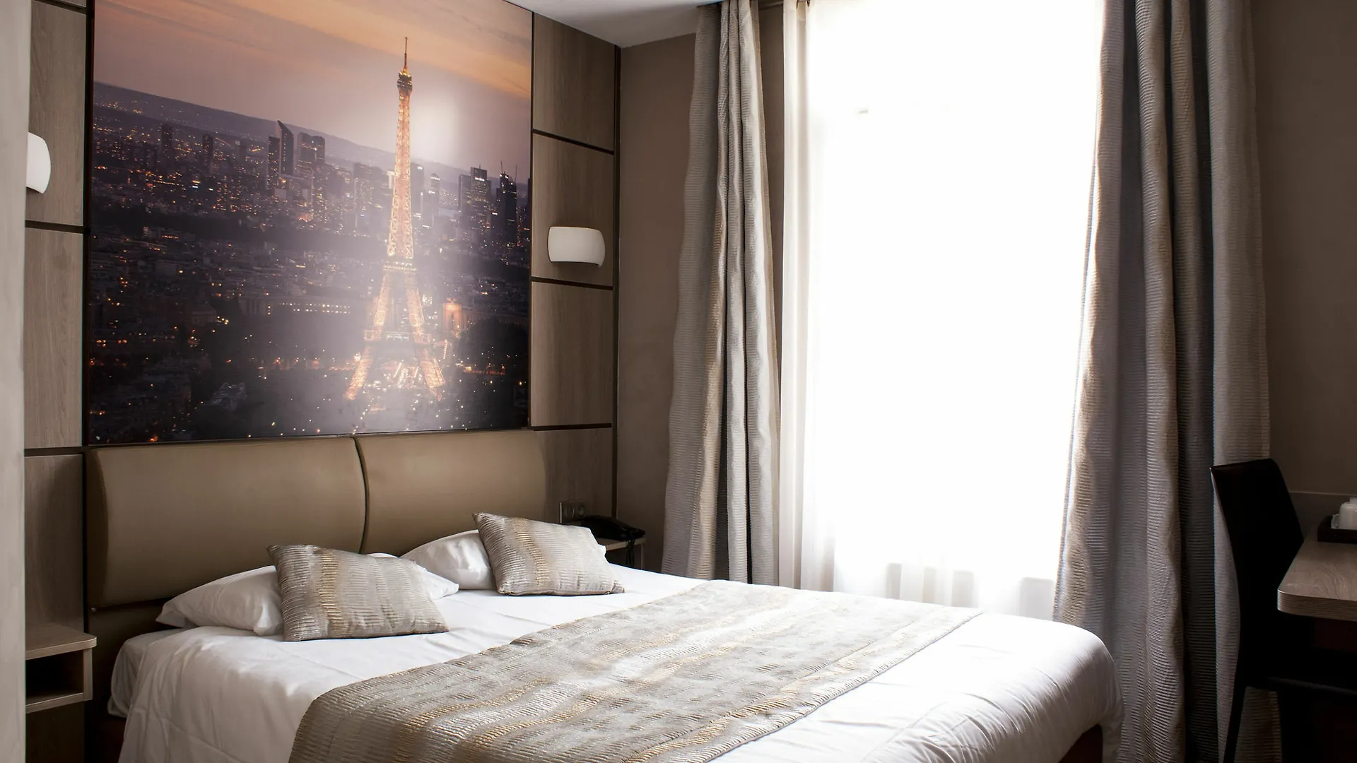 Esteem Tour Eiffel Paris Hotel